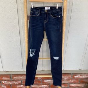 FRAME Le Skinny De Jeanne